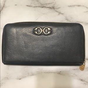 C. Wonder Black Wallet